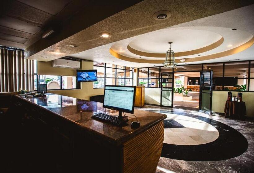 Отель Del Mar Inn Rosarito