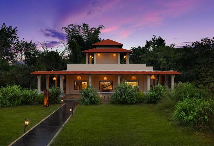 Отель Lemon Tree Wildlife Resort, Kanha