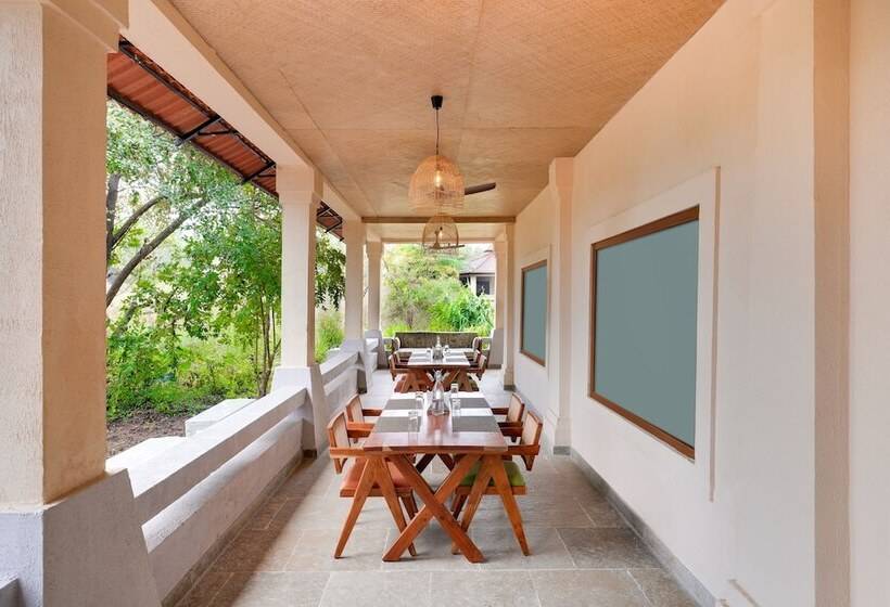 Отель Lemon Tree Wildlife Resort, Kanha