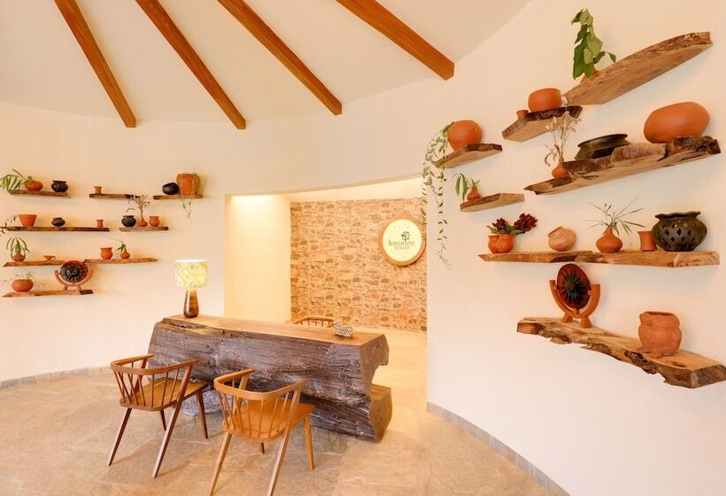 Отель Lemon Tree Wildlife Resort, Kanha