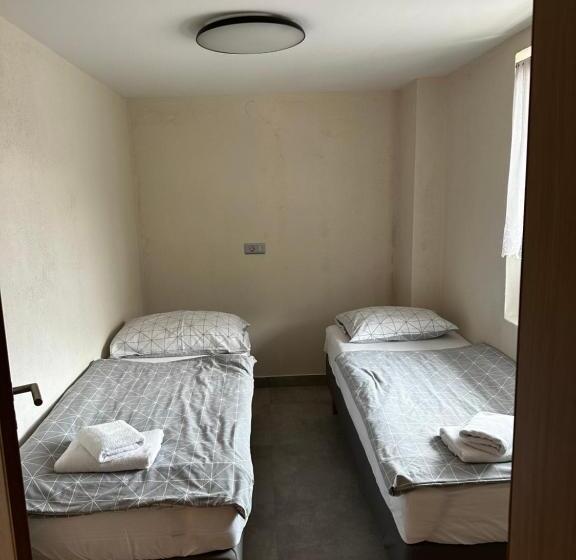 هتل Martinova Izba   Rooms & Apartments