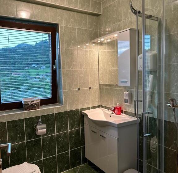 هتل Martinova Izba   Rooms & Apartments