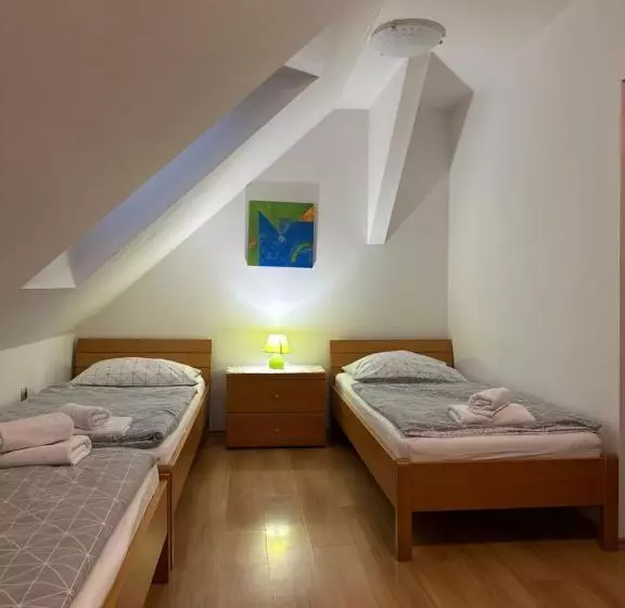 هتل Martinova Izba   Rooms & Apartments