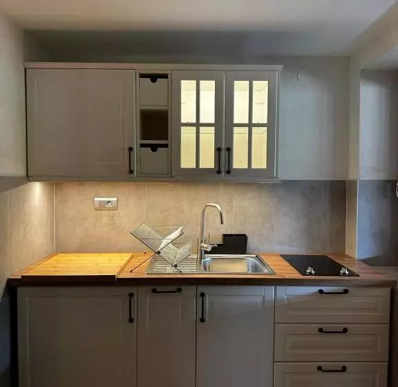 هتل Martinova Izba   Rooms & Apartments