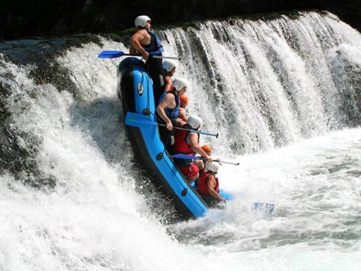 پانسیون Bravo Guest House