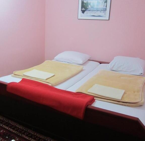 پانسیون Bravo Guest House