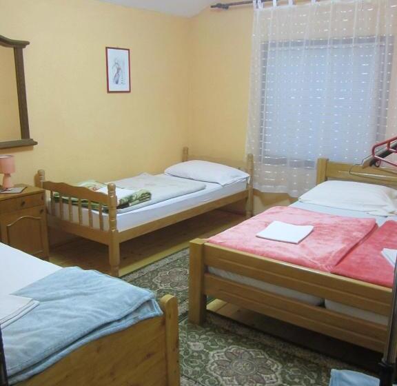 پانسیون Bravo Guest House