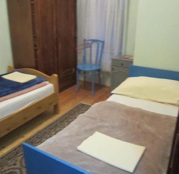 پانسیون Bravo Guest House