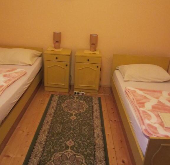 پانسیون Bravo Guest House