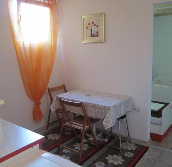 پانسیون Bravo Guest House