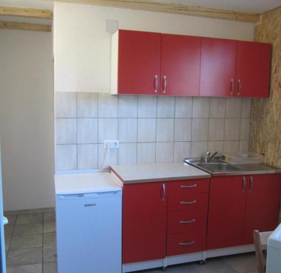 پانسیون Bravo Guest House