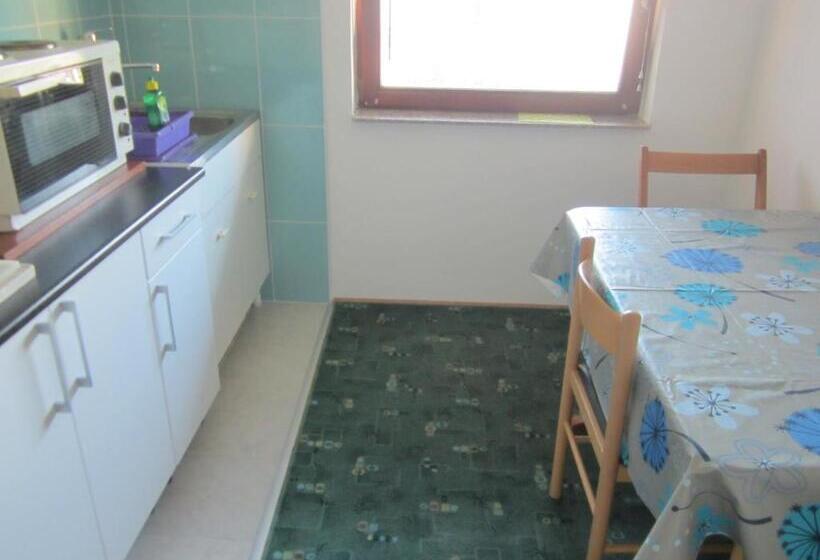 پانسیون Bravo Guest House