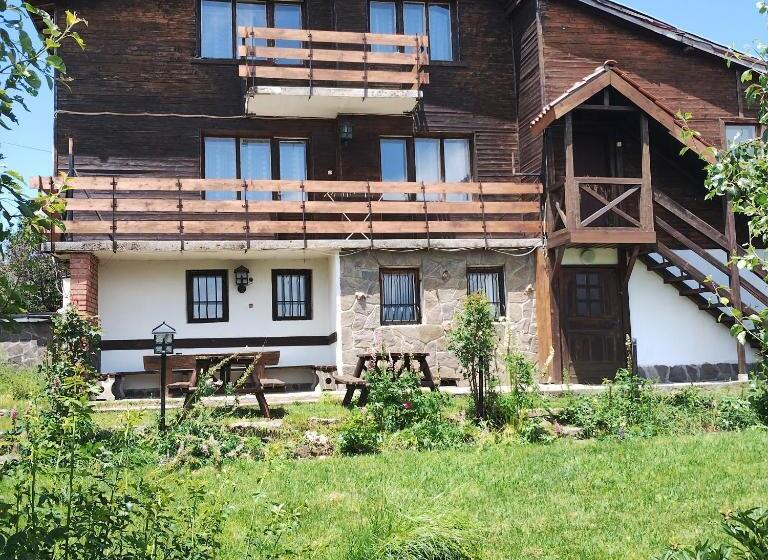 Pensionat Chapov Guest Rooms