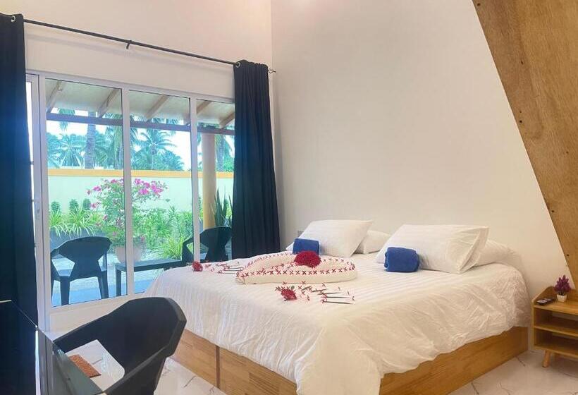 هتل Thoddoo Island Holiday Inn