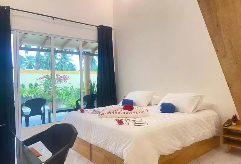 هتل Thoddoo Island Holiday Inn