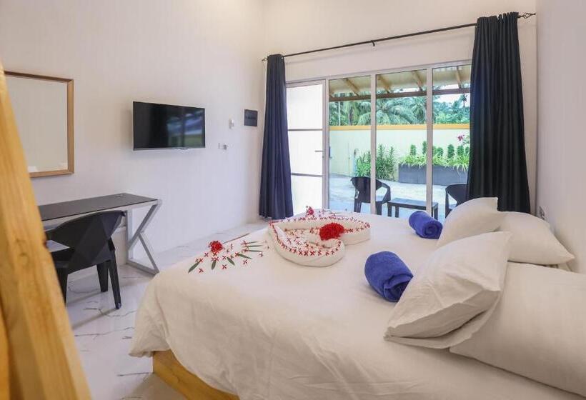 هتل Thoddoo Island Holiday Inn