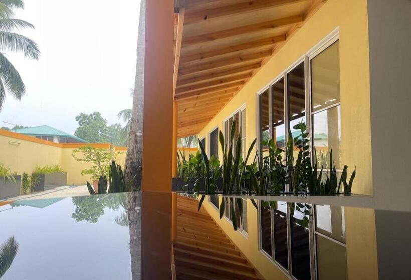 هتل Thoddoo Island Holiday Inn