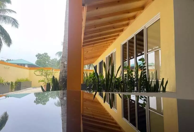 هتل Thoddoo Island Holiday Inn