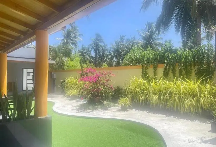 هتل Thoddoo Island Holiday Inn