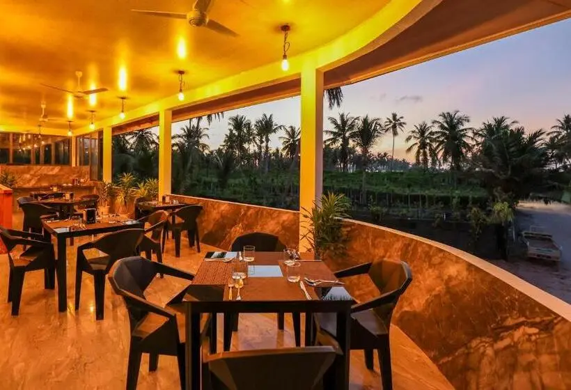 هتل Thoddoo Island Holiday Inn