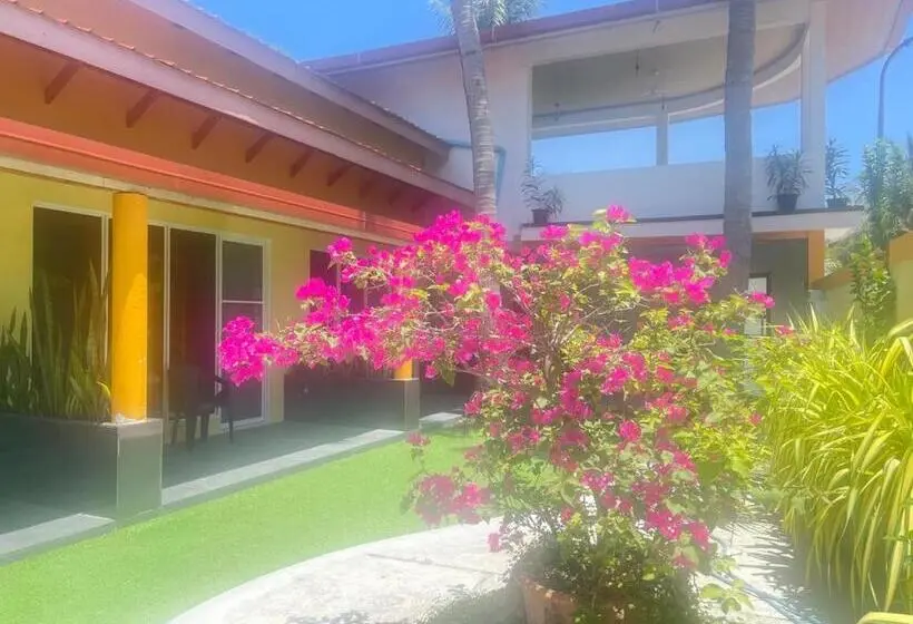 هتل Thoddoo Island Holiday Inn