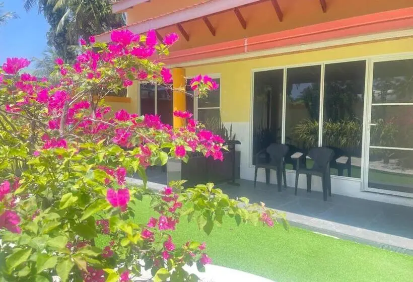 هتل Thoddoo Island Holiday Inn