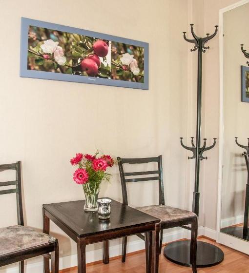 ベッドアンドブレックファースト Ekeby I Bro