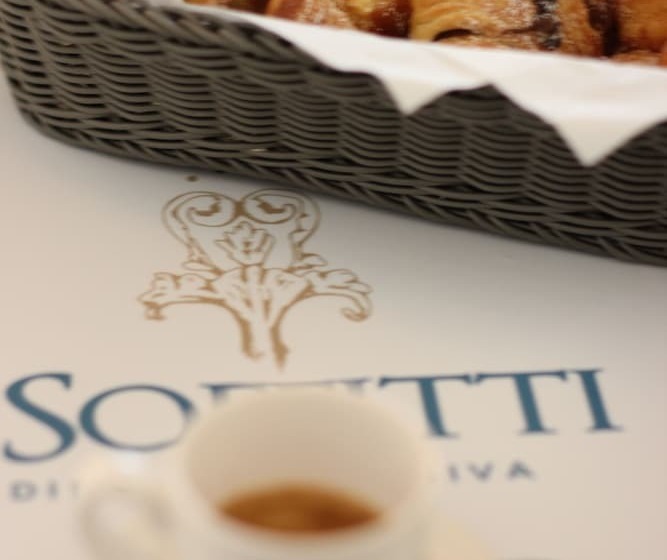 مبيت وإفطار I Soffitti Dimora Esclusiva