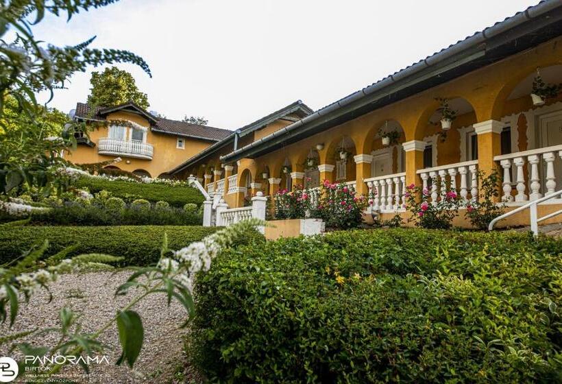 مبيت وإفطار Panoráma Birtok Wellness Panzió, Konferencia és Rendezvényközpont