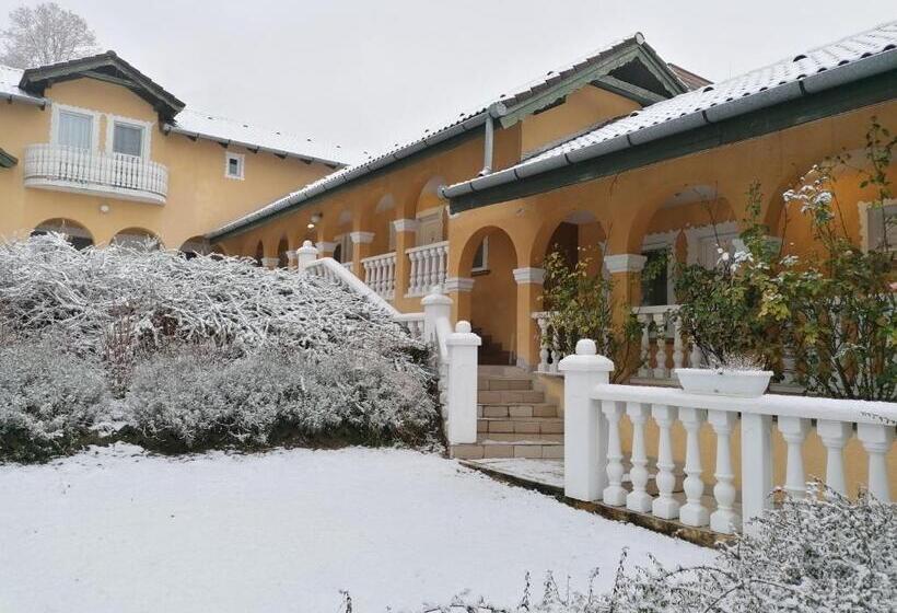 مبيت وإفطار Panoráma Birtok Wellness Panzió, Konferencia és Rendezvényközpont