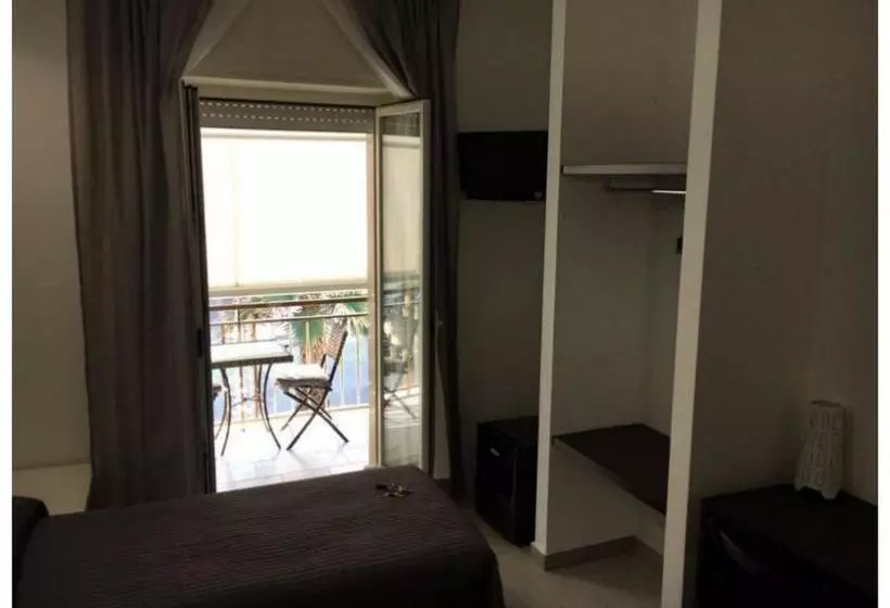 ベッドアンドブレックファースト Rooms La Perla Del Mare