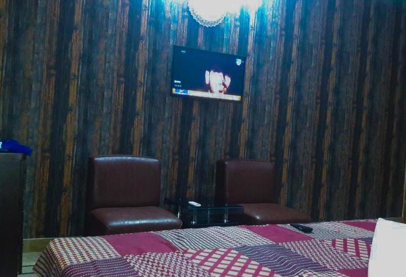 هتل Elegant Guest House Karachi