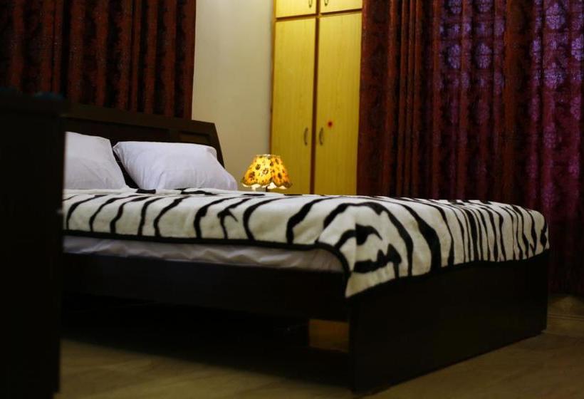 هتل Elegant Guest House Karachi