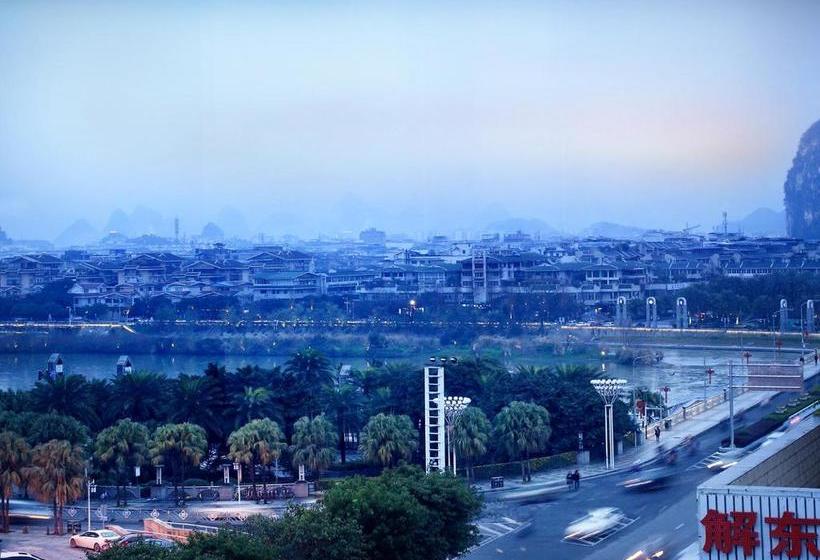 Hotelli Sky Garden Inn