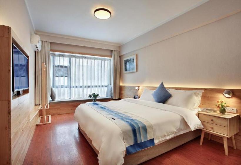 Hotelli Sky Garden Inn