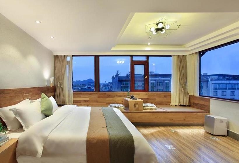 Hotelli Sky Garden Inn