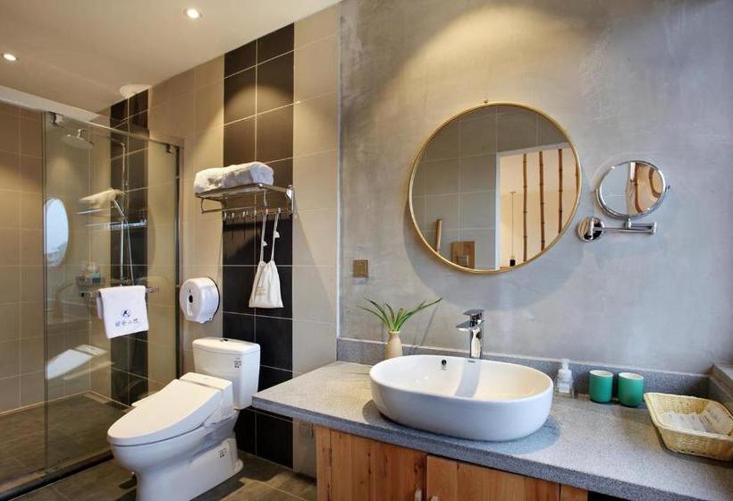 Hotelli Sky Garden Inn