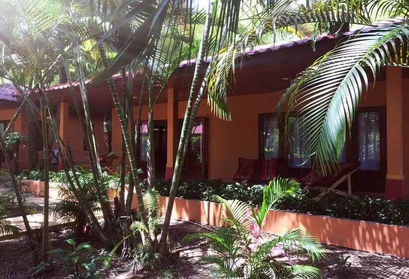 Sazana Villa Resort