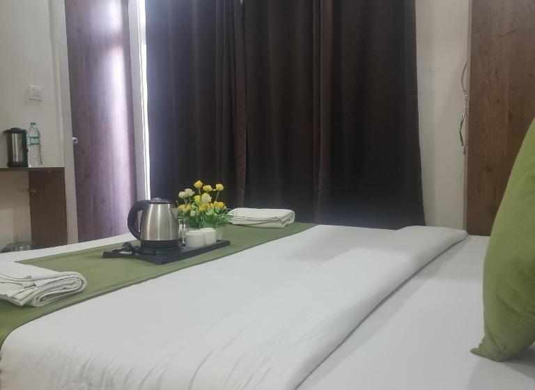 ホテル Around Stays Luxuria