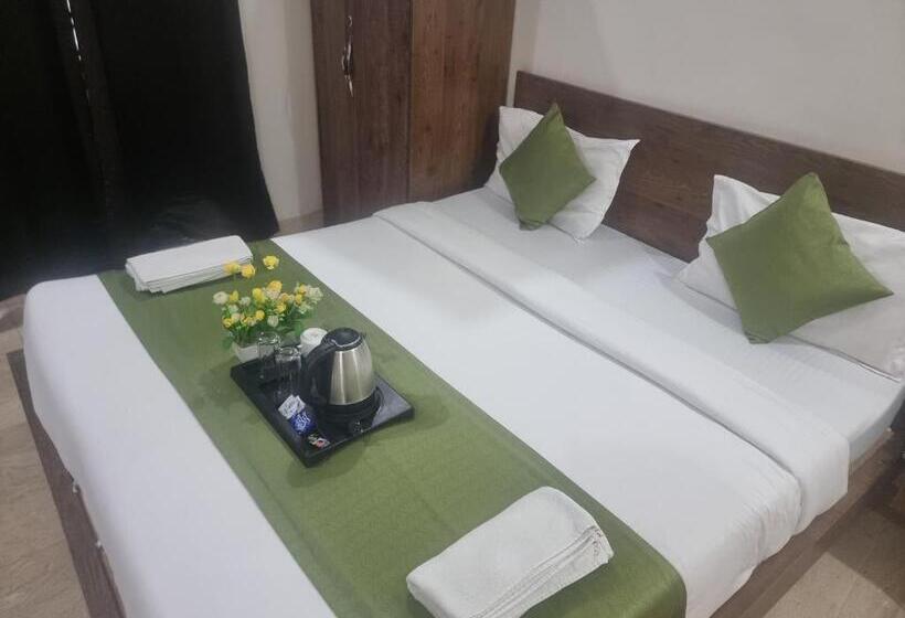 ホテル Around Stays Luxuria