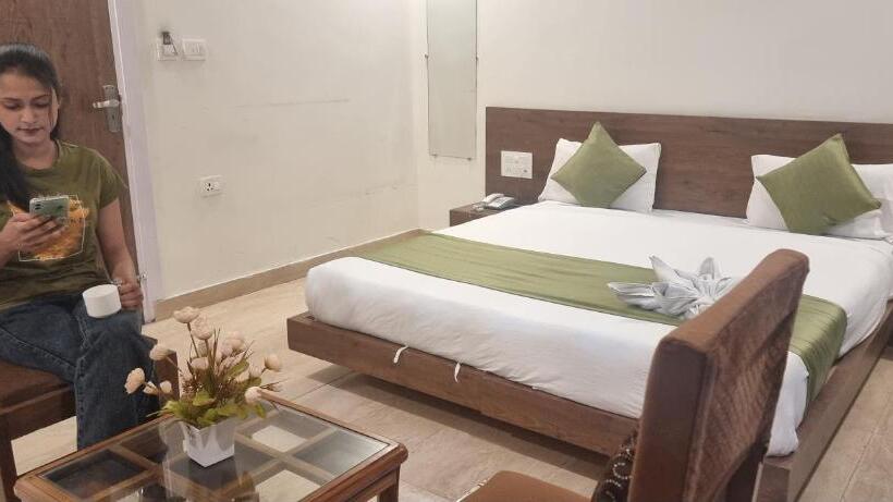 ホテル Around Stays Luxuria