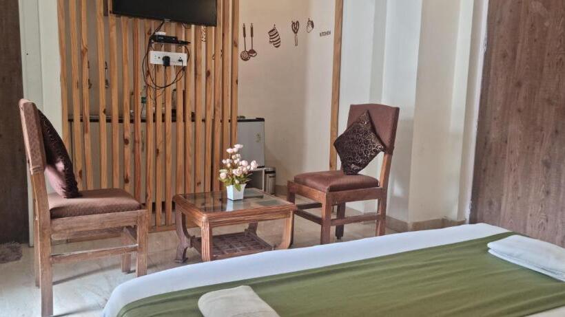 ホテル Around Stays Luxuria