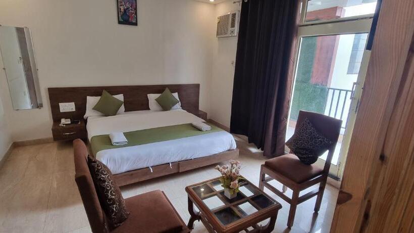 ホテル Around Stays Luxuria