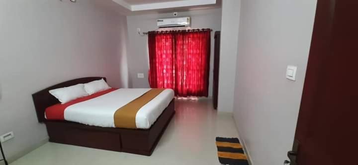 Hotel Hitech Residency Alathur