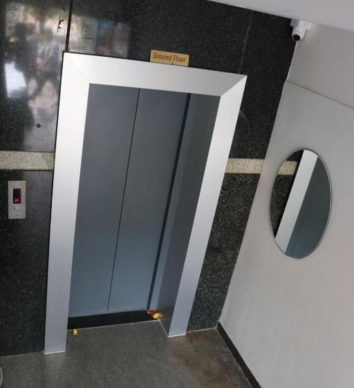 Hotel Royal N Comforts