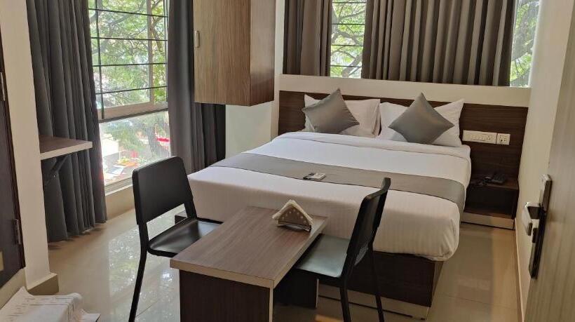 Hotel Royal N Comforts