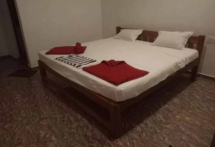 ベッドアンドブレックファースト Gangotri Cafe And Rooms