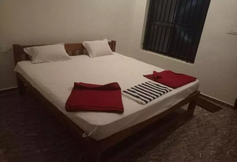 ベッドアンドブレックファースト Gangotri Cafe And Rooms