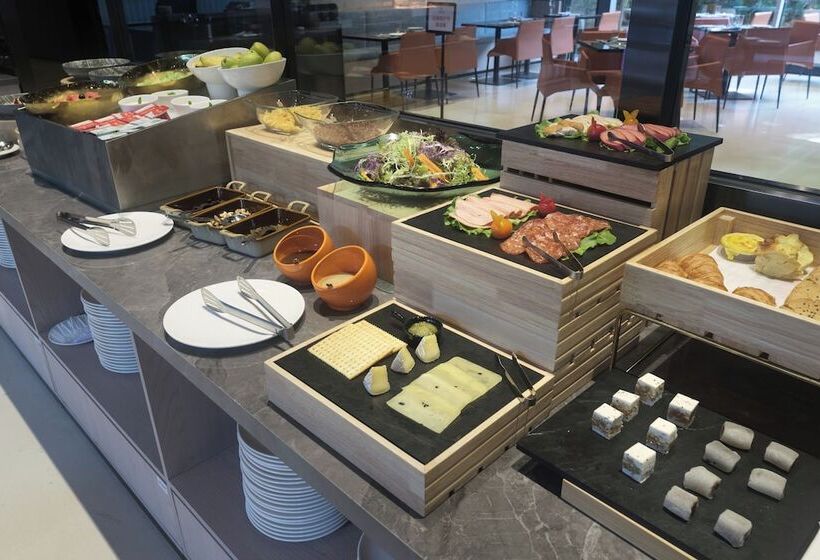 Shanghai T Plus Hotel Residence