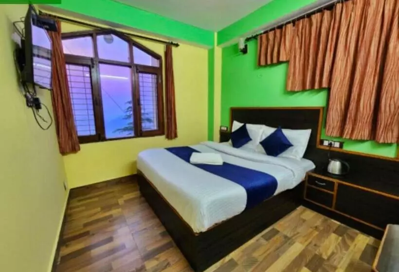 هتل Boho Stays Near Mall
